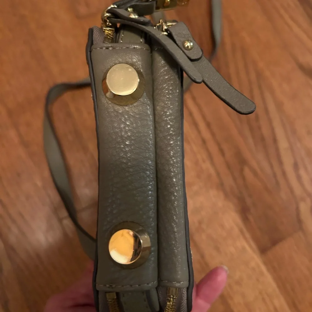GILI leather wristlet, phone bag. Crossbody - Picture 8 of 11
